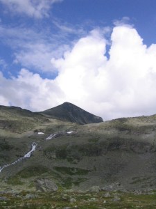 Soleibotntind sett fra vegen mot Årdal