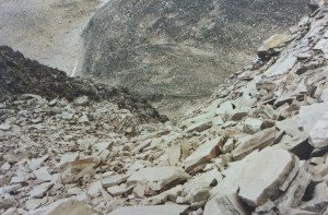 Å gå nedover ura er ikke et alternativ pga overheng nedenfor